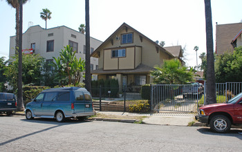 923-935 S Kenmore Ave in Los Angeles, CA - Building Photo - Building Photo