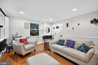 9302 W Parkhill Dr in Bethesda, MD - Building Photo - Building Photo
