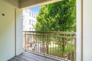 9486 Virginia Center Blvd in Vienna, VA - Building Photo