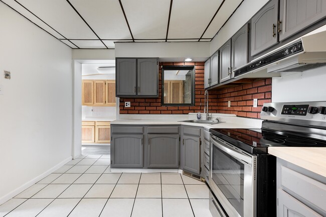 2 Cherry St in Anaconda, MT - Building Photo - Building Photo