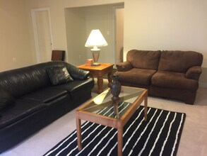 10000 Summerwood Ln in Accokeek, MD - Building Photo - Building Photo