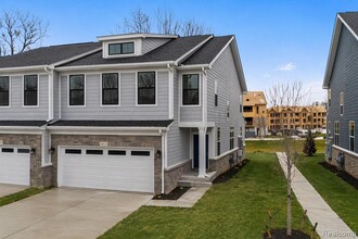 10633 Barrett in Plymouth, MI - Building Photo - Building Photo