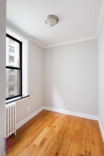 326 E 35th St in New York, NY - Building Photo - Building Photo