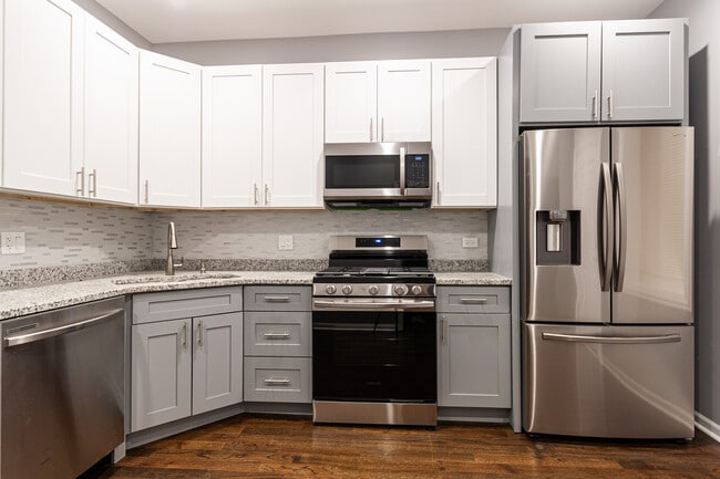 2525 W Division St, Unit 2