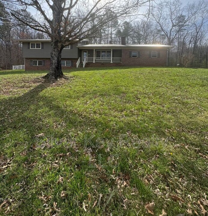 148 Mt Carmel Rd in Decatur, TN - Building Photo