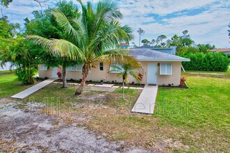 3069 Woodside Ave in Naples, FL - Building Photo - Building Photo