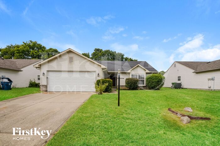 7904 Cross Willow Blvd in Indianapolis, IN - Building Photo