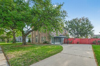 6710 Creek Village Dr in Katy, TX - Building Photo - Building Photo