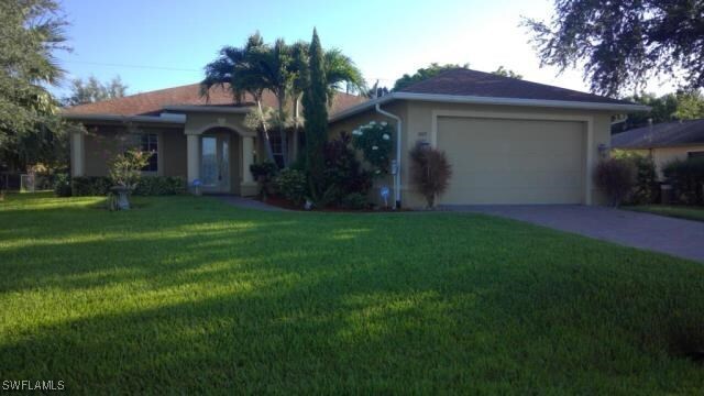 1009 SW 33rd Terrace in Cape Coral, FL - Building Photo