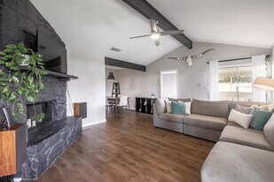 11118 Wandering Way in Austin, TX - Building Photo