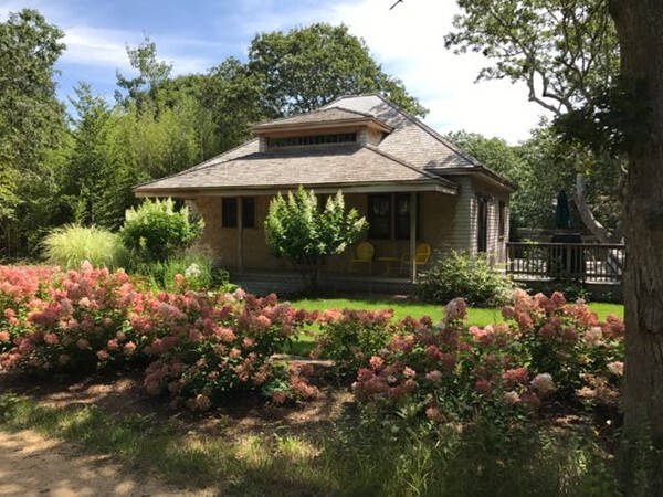 55 Dr Fisher Rd in West Tisbury, MA - Foto de edificio