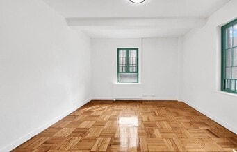 1569 Metropolitan Ave in Bronx, NY - Building Photo - Building Photo