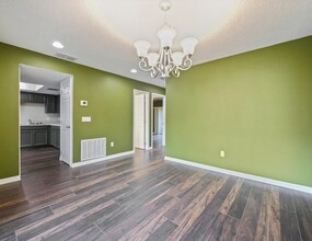 7732 High Pine Rd in Orlando, FL - Building Photo - Building Photo