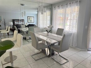 12500 SW 5th Ct in Pembroke Pines, FL - Building Photo - Building Photo