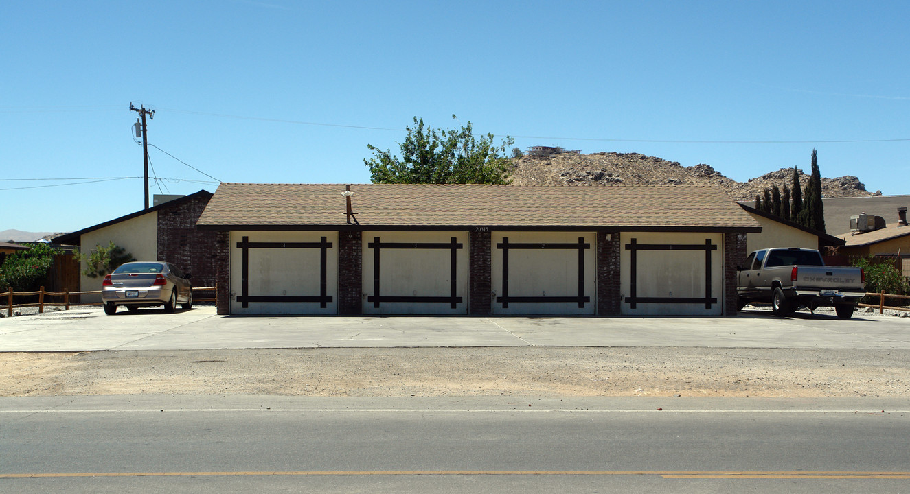 20315 Thunderbird Rd in Apple Valley, CA - Building Photo