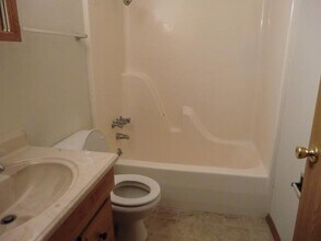 6 Quail Hollow Ct, Unit 6 C in Glen Carbon, IL - Building Photo - Building Photo