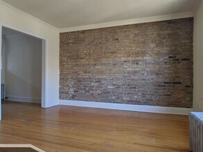 2330 N Spaulding Ave in Chicago, IL - Building Photo - Building Photo