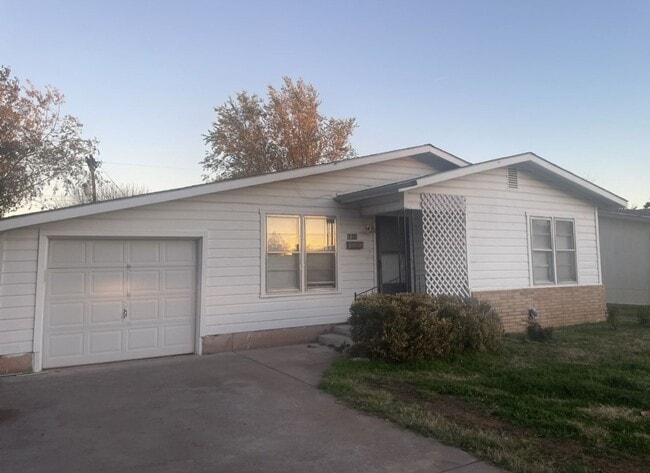 1941 N Mockingbird Ln