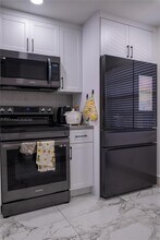 6294 NW 170th Terrace in Hialeah, FL - Building Photo - Building Photo