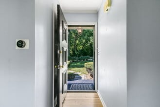 381 Wilson St in Winnetka, IL - Building Photo - Building Photo