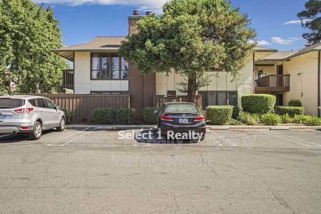 2405 Shadow Ln in Antioch, CA - Foto de edificio - Building Photo