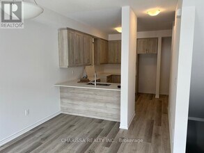 461 Blackburn Dr in Brantford, ON - Building Photo - Building Photo