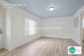 3233 Sanford St in Muskegon Heights, MI - Building Photo - Building Photo