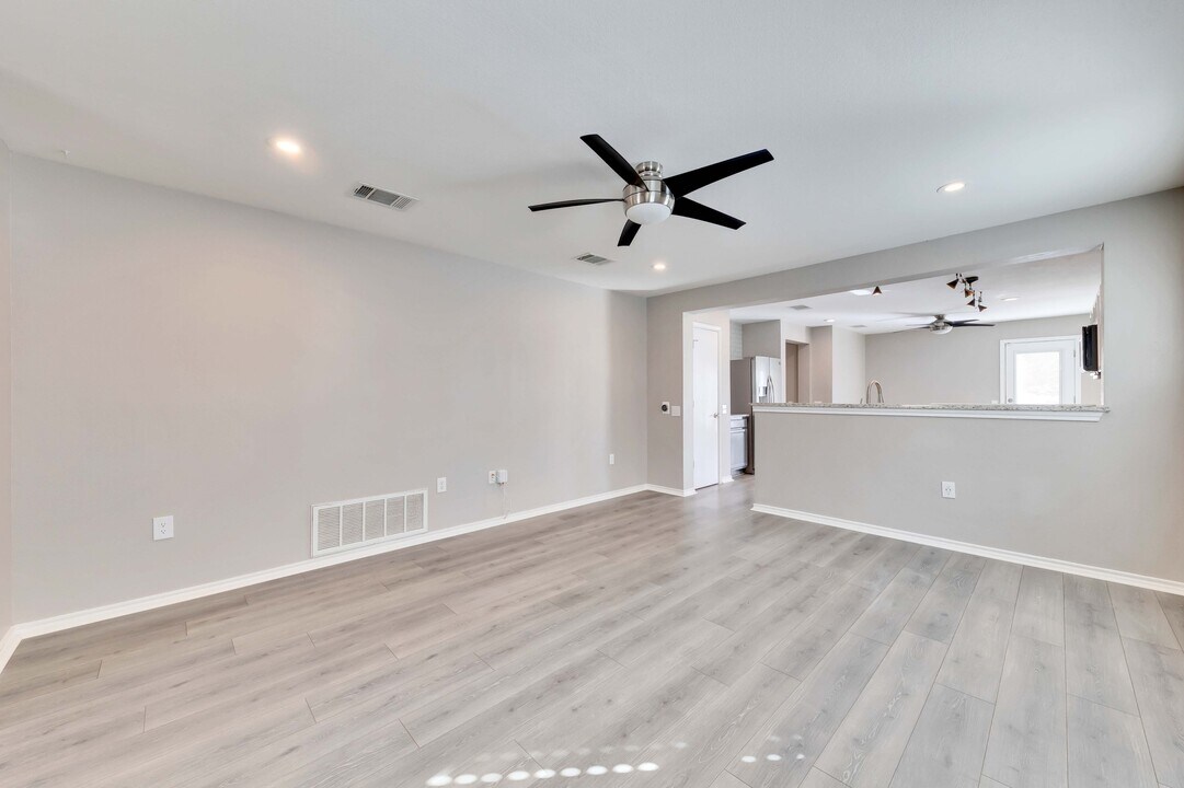5609 Silver Screen Dr in Austin, TX - Building Photo