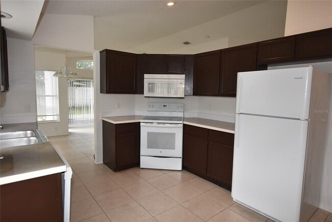 3240 Brewster Dr in Kissimmee, FL - Building Photo - Building Photo