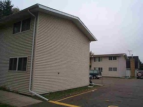 1730-1734 Lincoln Ave in Fennimore, WI - Foto de edificio - Building Photo