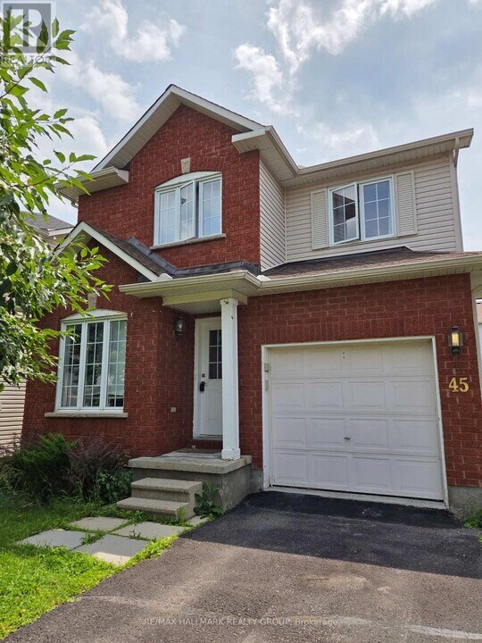 45 RODEO Dr in Ottawa, ON - Building Photo