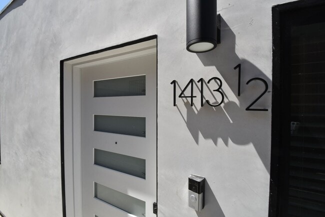 1415 S Sierra Bonita Ave in Los Angeles, CA - Building Photo - Building Photo