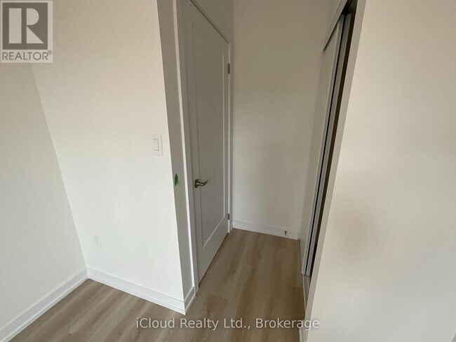 25 Palace St in Kitchener, ON - Building Photo - Building Photo