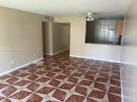 15205 NE 6th Ave in Miami, FL - Building Photo
