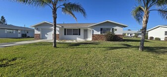 1740 Florence Ave, Unit 1717 in Englewood, FL - Building Photo