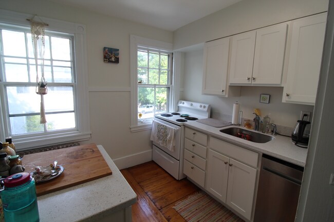 35 Concord Ave in Cambridge, MA - Building Photo - Building Photo