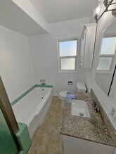 1263 Hayworth Ave, Unit 24 in West Hollywood, CA - Foto de edificio - Building Photo