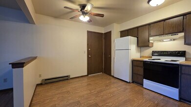 2500 Honey Lou Ct in Appleton, WI - Building Photo - Building Photo