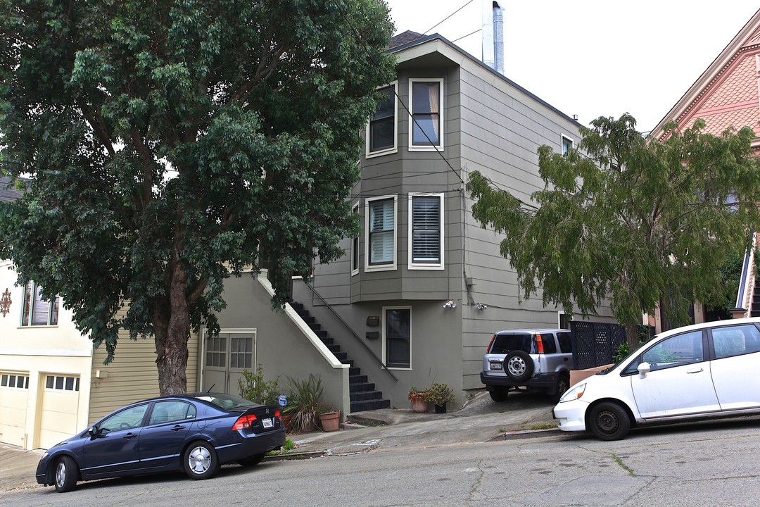 205-207 Caselli Ave in San Francisco, CA - Building Photo