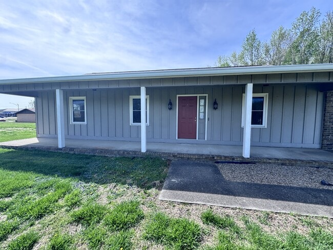 49 Kingfisher Ln in Russell Springs, KY - Building Photo - Building Photo