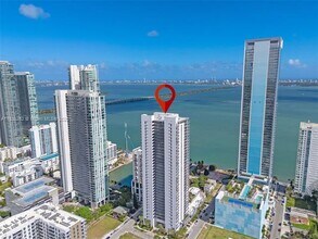 600 NE 27th St, Unit TH103 in Miami, FL - Building Photo - Building Photo