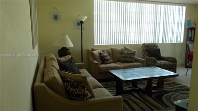 3161 S Ocean Dr in Hallandale Beach, FL - Building Photo - Building Photo