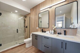 2344 W Polk St in Chicago, IL - Building Photo - Building Photo