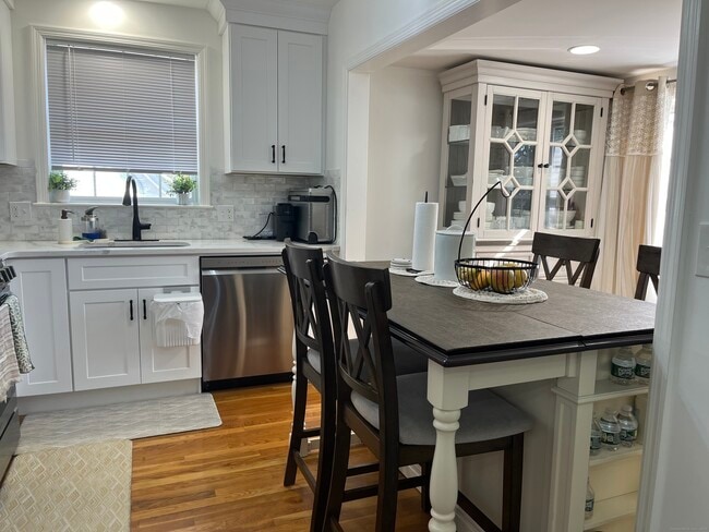 42 Givens Ave in Stamford, CT - Building Photo - Building Photo