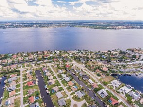 1424 Windsor Ct in Cape Coral, FL - Building Photo - Building Photo