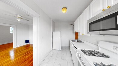 15 Governors Ave, Unit 24 in Medford, MA - Foto de edificio - Building Photo