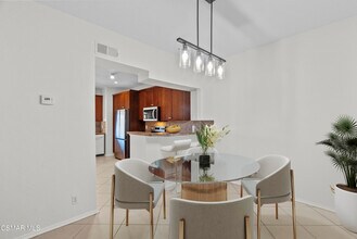 5580 Spanish Oak Ln in Oak Park, CA - Building Photo - Building Photo