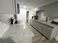 5962 Ridgeway Dr photo'