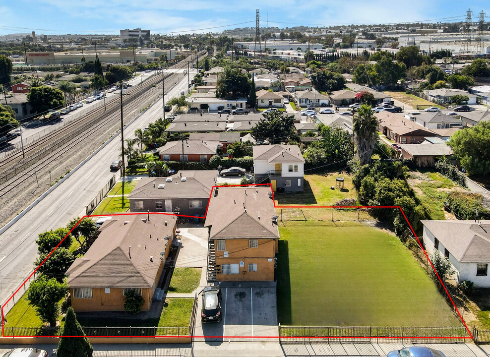 1401 S Willowbrook Ave in Compton, CA - Building Photo