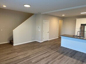 54 Sand Ridge Ct in Lebanon, OR - Foto de edificio - Building Photo